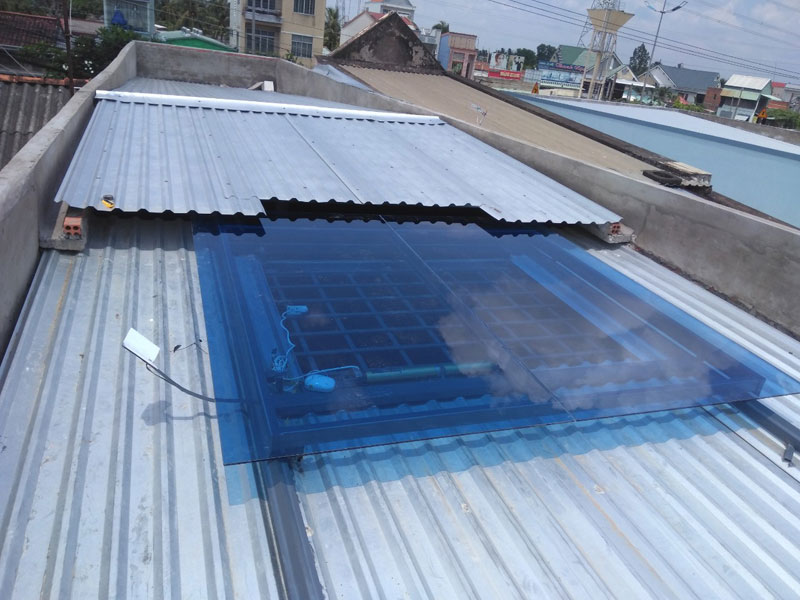 Giếng trời tự động trên mái tôn – Công trình TP Tiền Giang 
