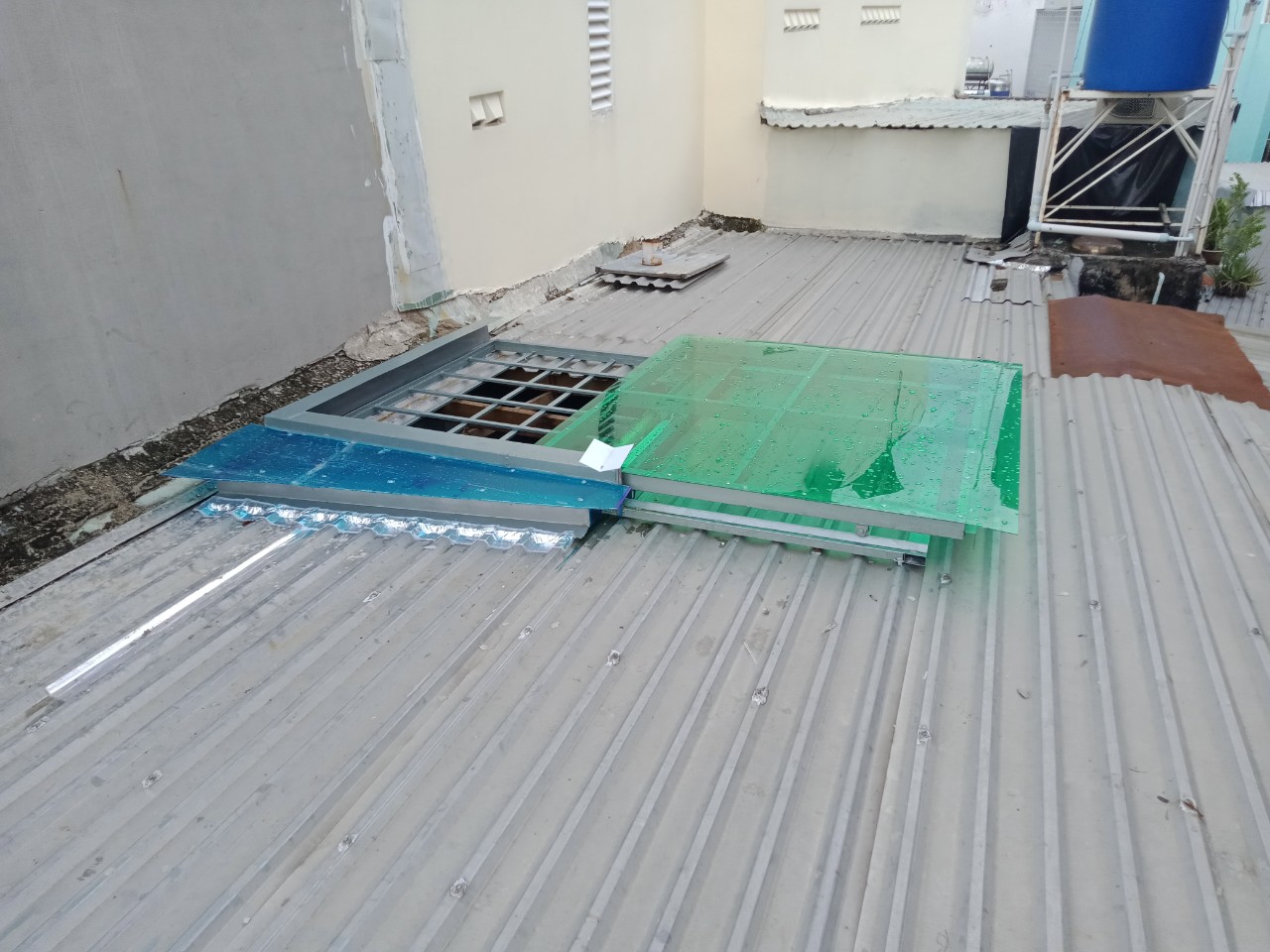 công trình giếng trời trên mái tôn