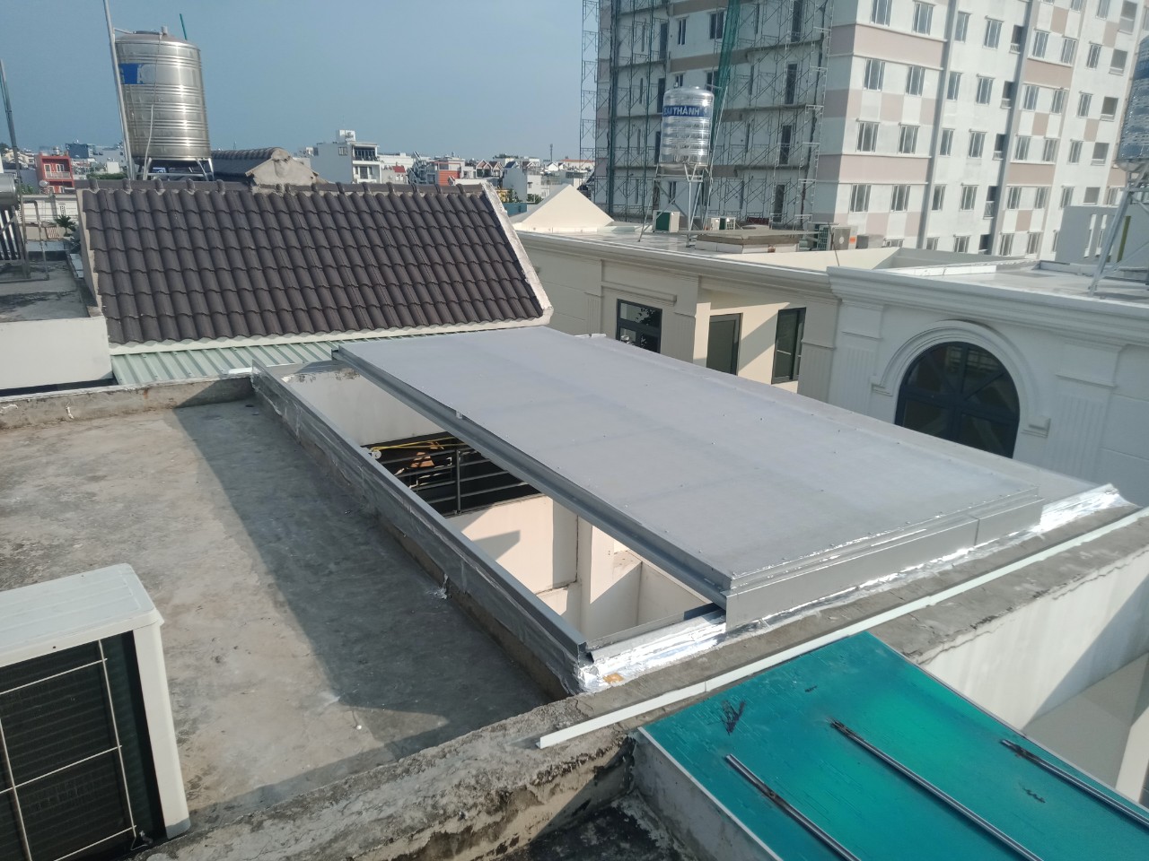 Mái giếng trời kéo tay – Tân Bình